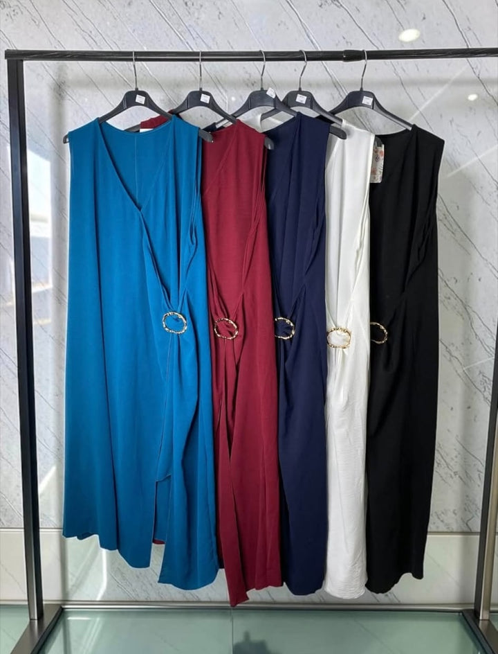 Robe avec boucle dorée